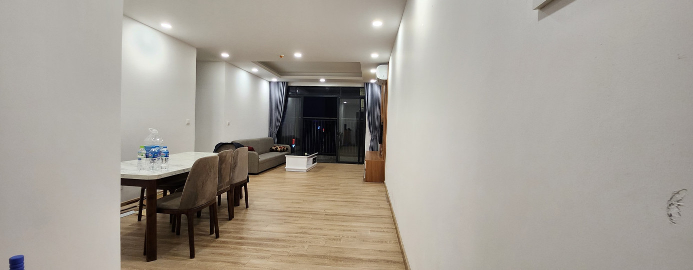 Cho thuê gấp căn hộ chung cư Paragon Cầu Giấy 3PN diện tích 108m full đồ giá 18tr/tháng. LH: 0906212358