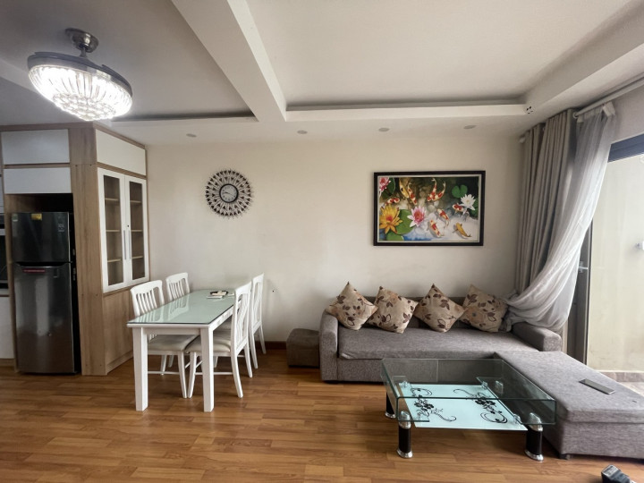 Tôi cần cho thuê căn hộ như hình tại chung cư Home City Trung Kính 2PN2WC 70m2 full đồ giá 14tr/tháng. LH: 0906212358