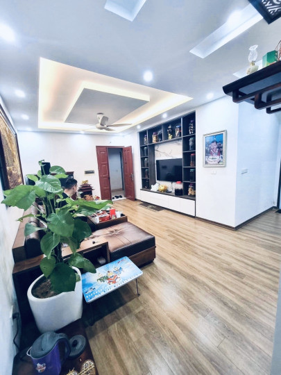 Chuyển trường cho con cần bán nhanh căn hộ 3 ngủ Indochina. 130m, full đồ, 7.6 tỷ