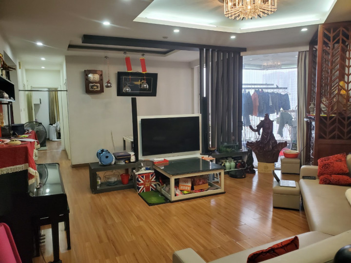 Cần nhượng lại căn hộ 173 Xuân Thủy - Cầu Giấy, Tòa B, 3 phòng ngủ, 2 vệ sinh, Full nội thất giá chỉ 5.4 tỷ