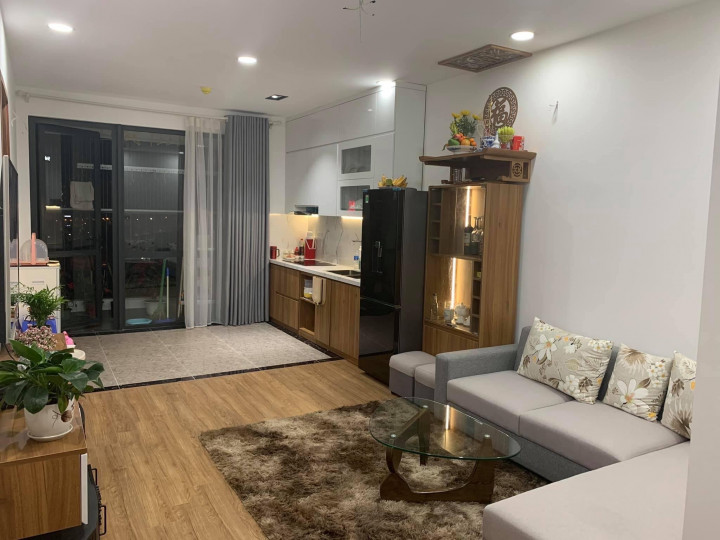 Do đã đặt cọc mua nhà mới, mình cần bán căn 2PN, 65m2, sổ đỏ, có slot ô tô, giá 2,65 tỷ, Iris Garden