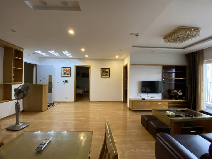 (Mới) Cho thuê gấp căn hộ 120m2 tại chung cư Golden Palace, giá: 21tr. Liên hệ: 0869555685