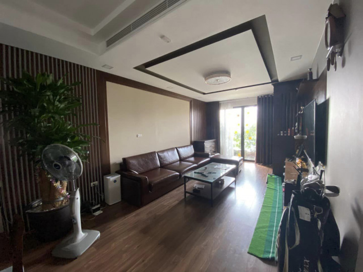 Gia đình muốn cho thuê căn 3PN 3VS full nội thất vào được luôn tại Việt Đức Complex - 39 Lê Văn Lương. Lh: 0869555685