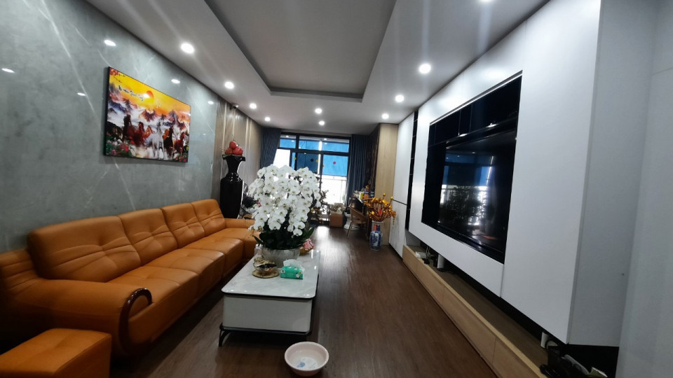 Chính chủ cho thuê căn hộ Discovery Complex Cầu Giấy 155m 3PN2wc giá 19tr/tháng. LH: 0523534786
