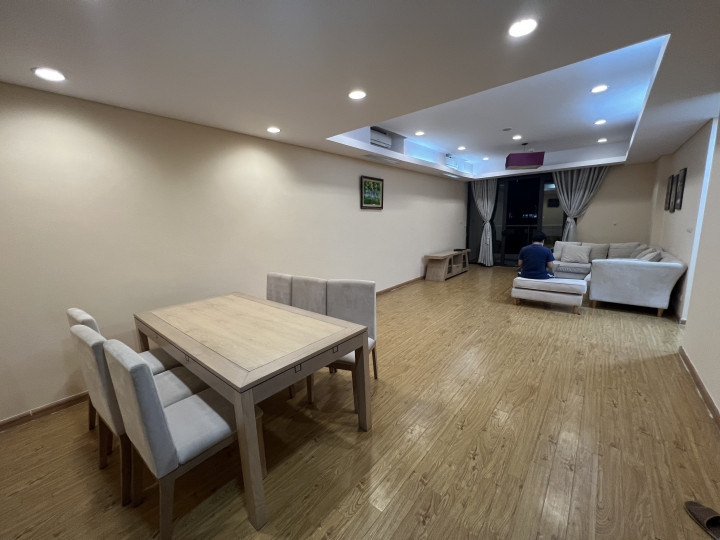 Bán Gấp Căn Hộ 152m2,2PN, 2VS, Chung Cư Dolphin Plaza - Trần Bình. Giá 58tr/m2